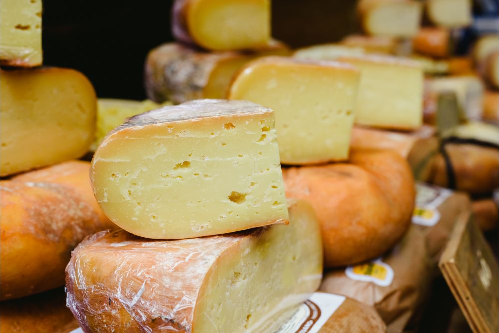 You are currently viewing Artisan Cheese Delivery: A Tasty Treat at Your Doorstep